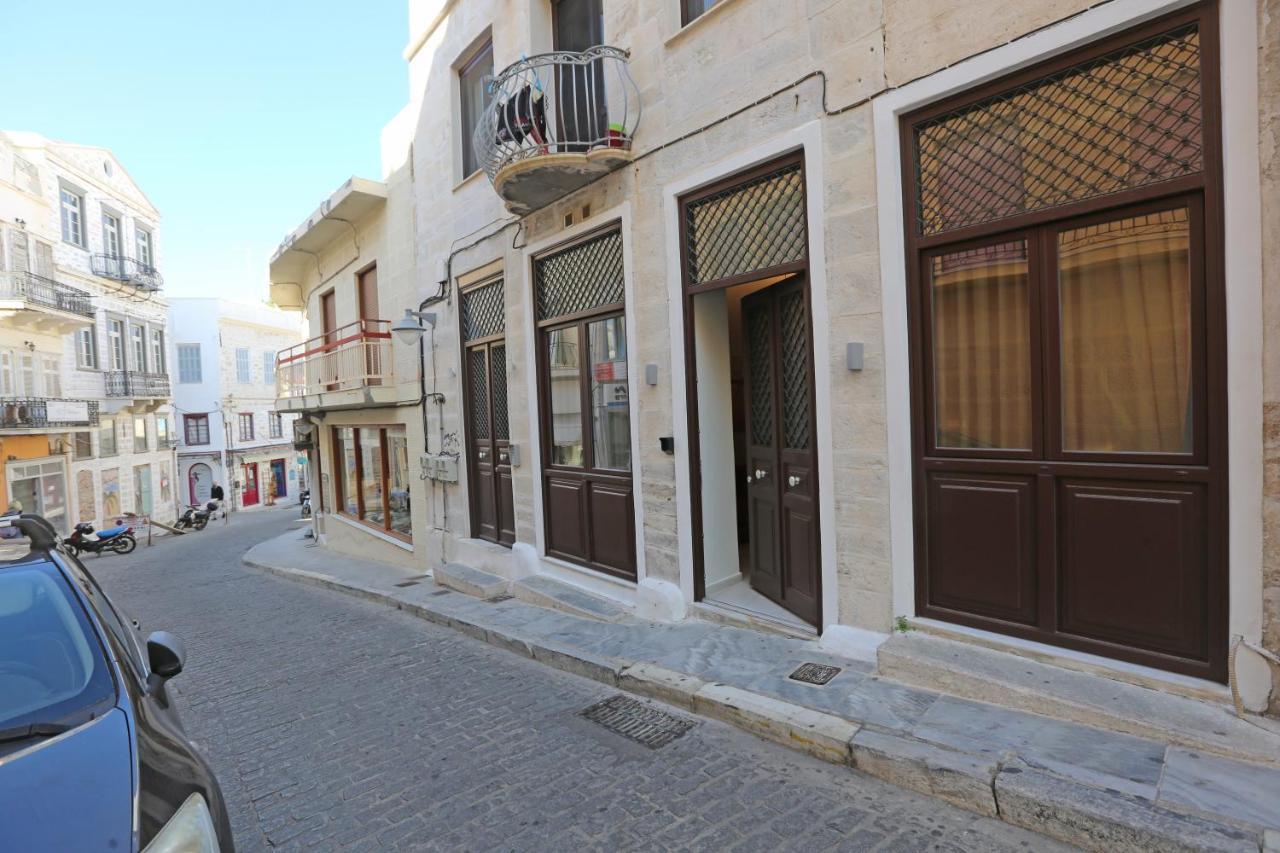 One Suite Syros Ermoupoli Bagian luar foto